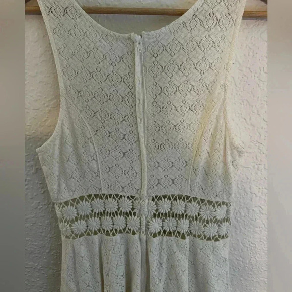 Free People “Fitted with Daisies” Crochet & Lace Skater Dress - Picture 6 of 9